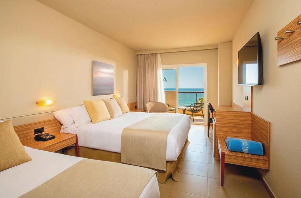 Disconnect in a 4* hotel on the coast of Barcelona - Aqua Hotel Promenade & Spa