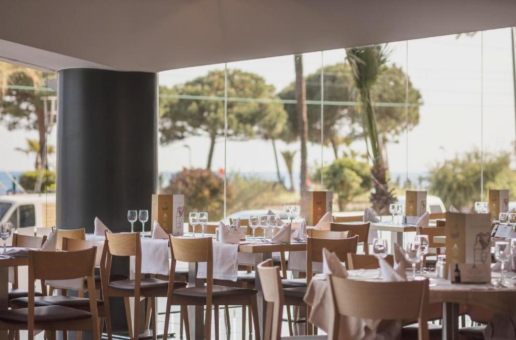 Disconnect in a 4* hotel on the coast of Barcelona - Aqua Hotel Promenade & Spa