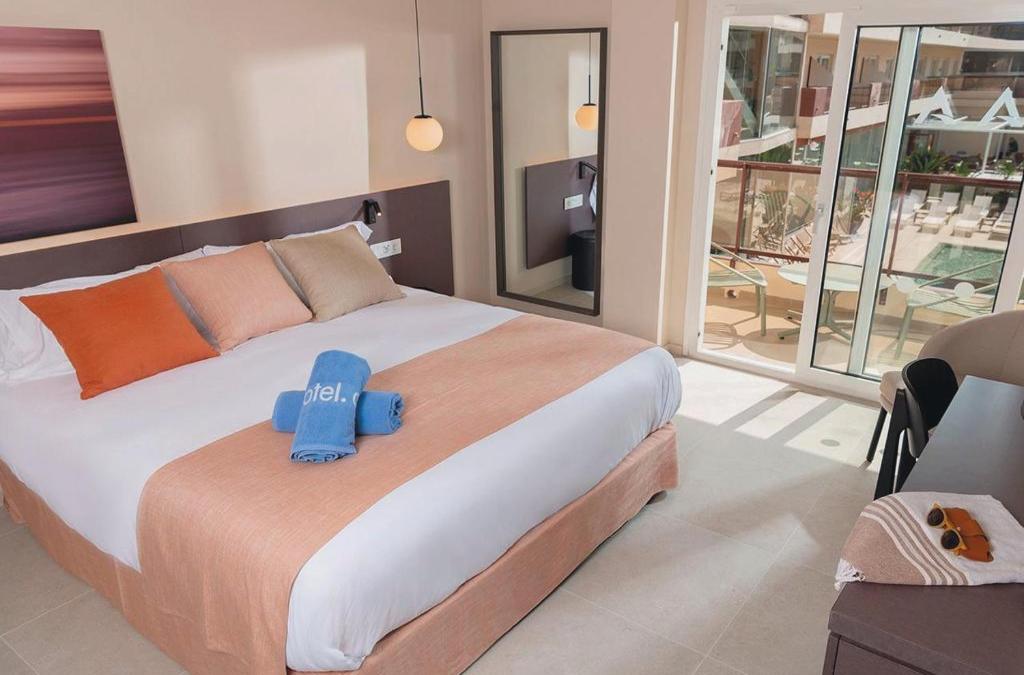 Disconnect in a 4* hotel on the coast of Barcelona - Aqua Hotel Promenade & Spa