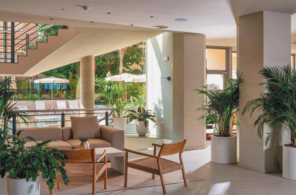 Disconnect in a 4* hotel on the coast of Barcelona - Aqua Hotel Promenade & Spa