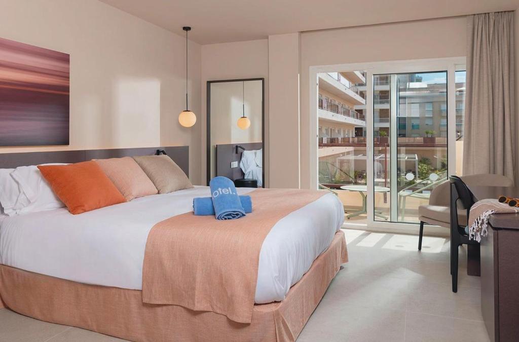 Disconnect in a 4* hotel on the coast of Barcelona - Aqua Hotel Promenade & Spa