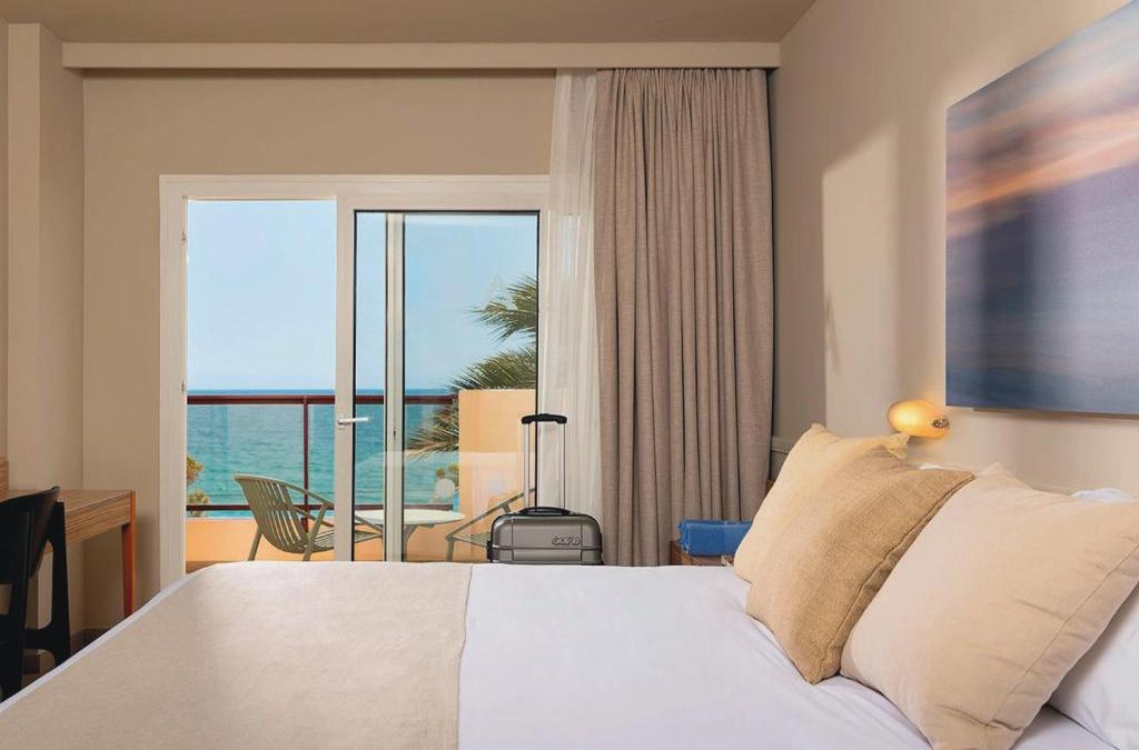 Disconnect in a 4* hotel on the coast of Barcelona - Aqua Hotel Promenade & Spa