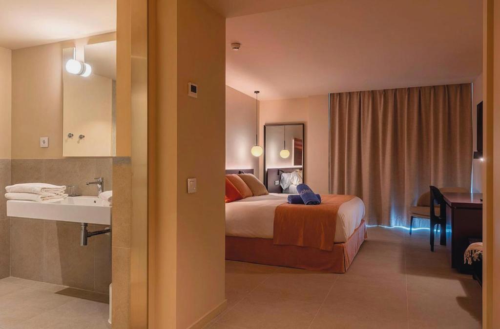 Disconnect in a 4* hotel on the coast of Barcelona - Aqua Hotel Promenade & Spa