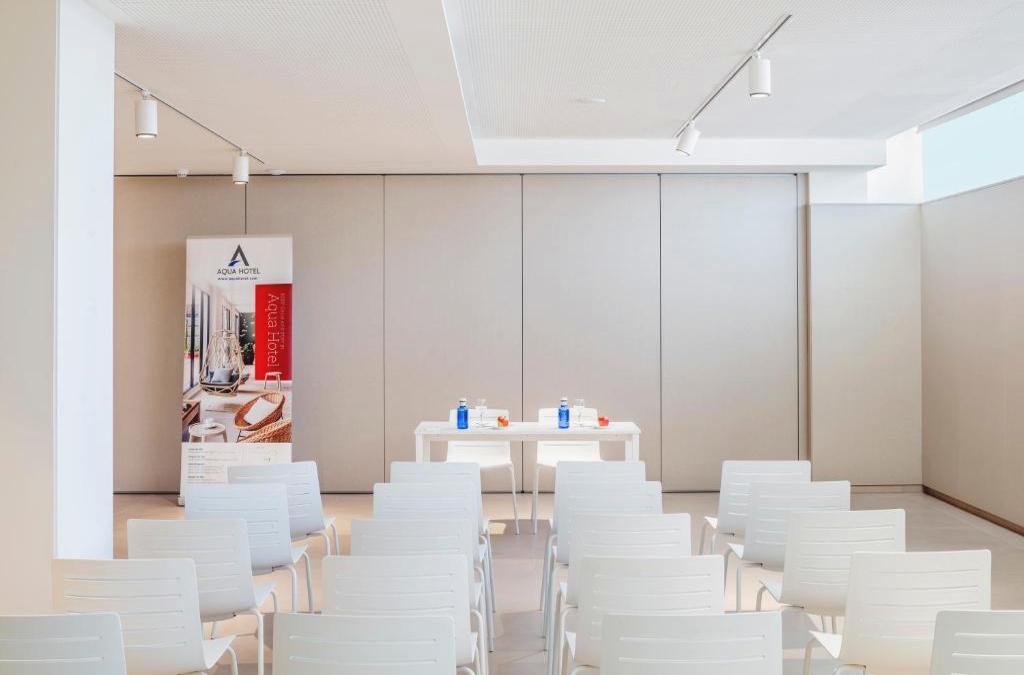 Disconnect in a 4* hotel on the coast of Barcelona - Aqua Hotel Promenade & Spa