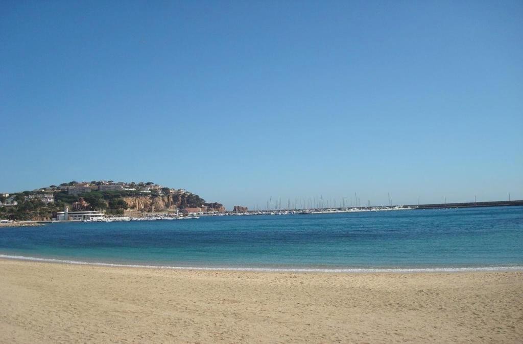 Entdecken Sie die Costa Brava: 4*-Luxus in S'Agaró am Strand - Van der Valk Hotel Barcarola