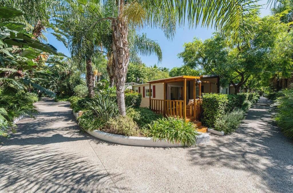 Live the tranquility of a campsite on the Costa Dorada - La Siesta Salou Camping Resort