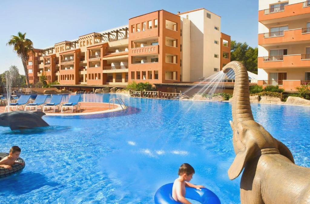 H10 Mediterranean Village