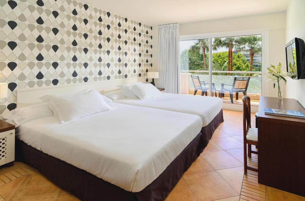 H10 Vintage Salou Adults Only