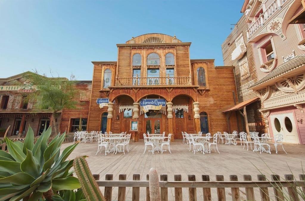 Familienspaß zu Halloween in PortAventura & Ferrari Land - Hotel Gold River at PortAventura World