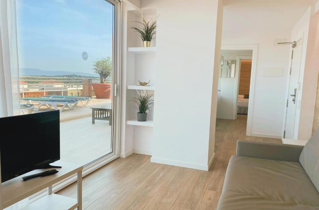 Unwind in Cap Salou - Aparthotel SunClub Salou 4*