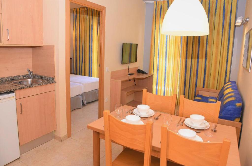 Unwind in Cap Salou - Aparthotel SunClub Salou 4* - Aparthotel SunClub Salou
