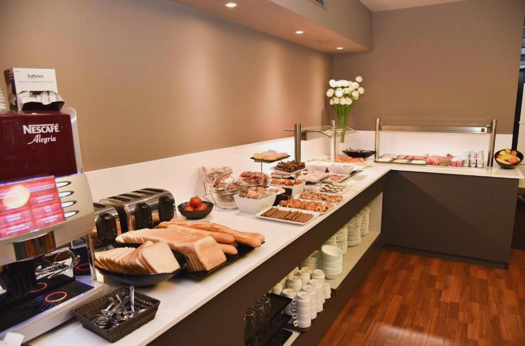 Unwind in Cap Salou - Aparthotel SunClub Salou 4* - Aparthotel SunClub Salou