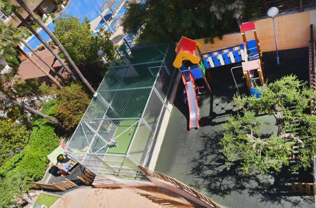 Unwind in Cap Salou - Aparthotel SunClub Salou 4* - Aparthotel SunClub Salou