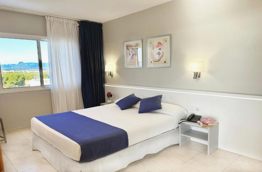 Unwind in Cap Salou - Aparthotel SunClub Salou 4* - Aparthotel SunClub Salou