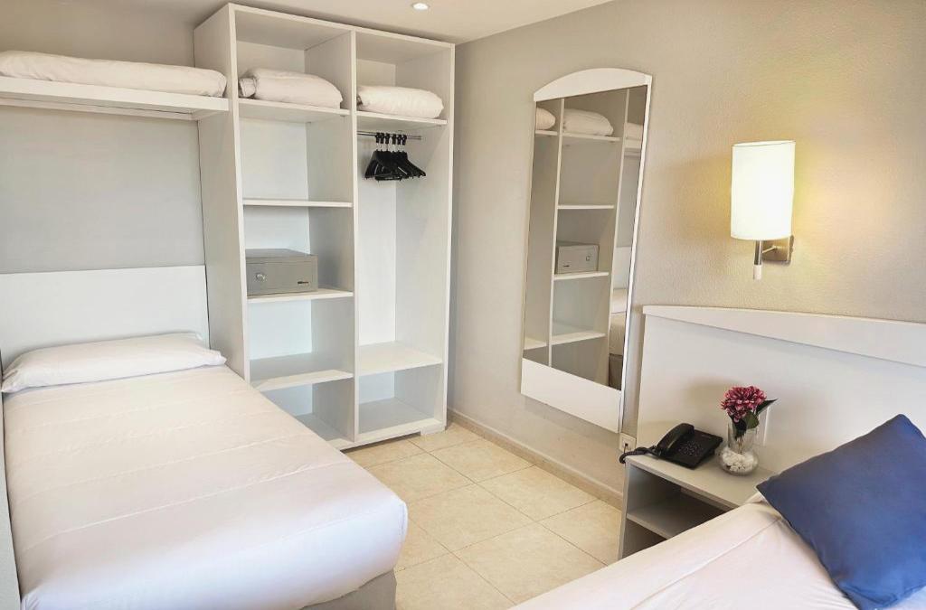 Unwind in Cap Salou - Aparthotel SunClub Salou 4* - Aparthotel SunClub Salou