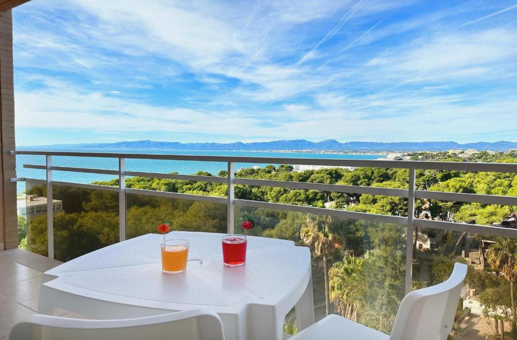 Unwind in Cap Salou - Aparthotel SunClub Salou 4* - Aparthotel SunClub Salou