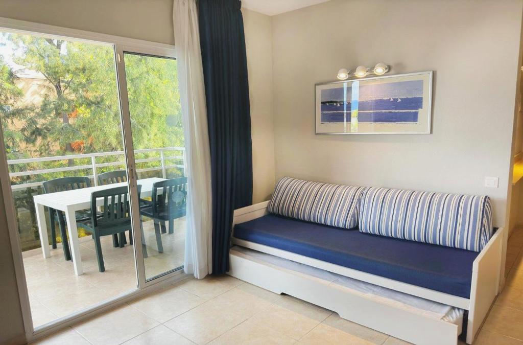 Unwind in Cap Salou - Aparthotel SunClub Salou 4* - Aparthotel SunClub Salou