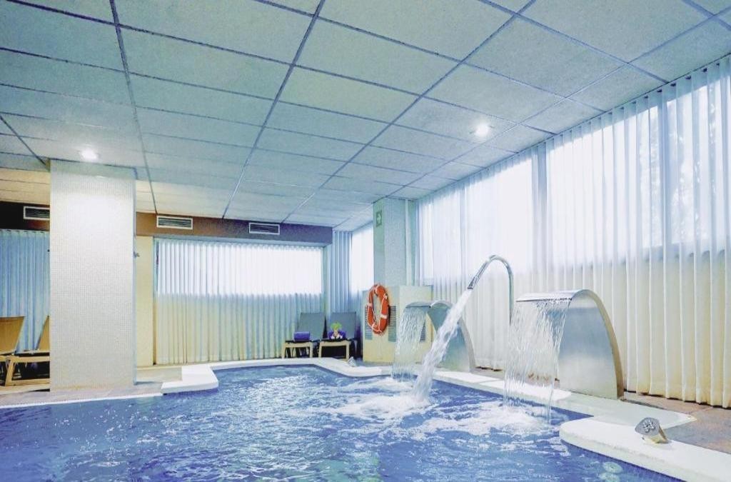 Hotel Eurosalou & Spa 4* + Tickets to Aquopolis
