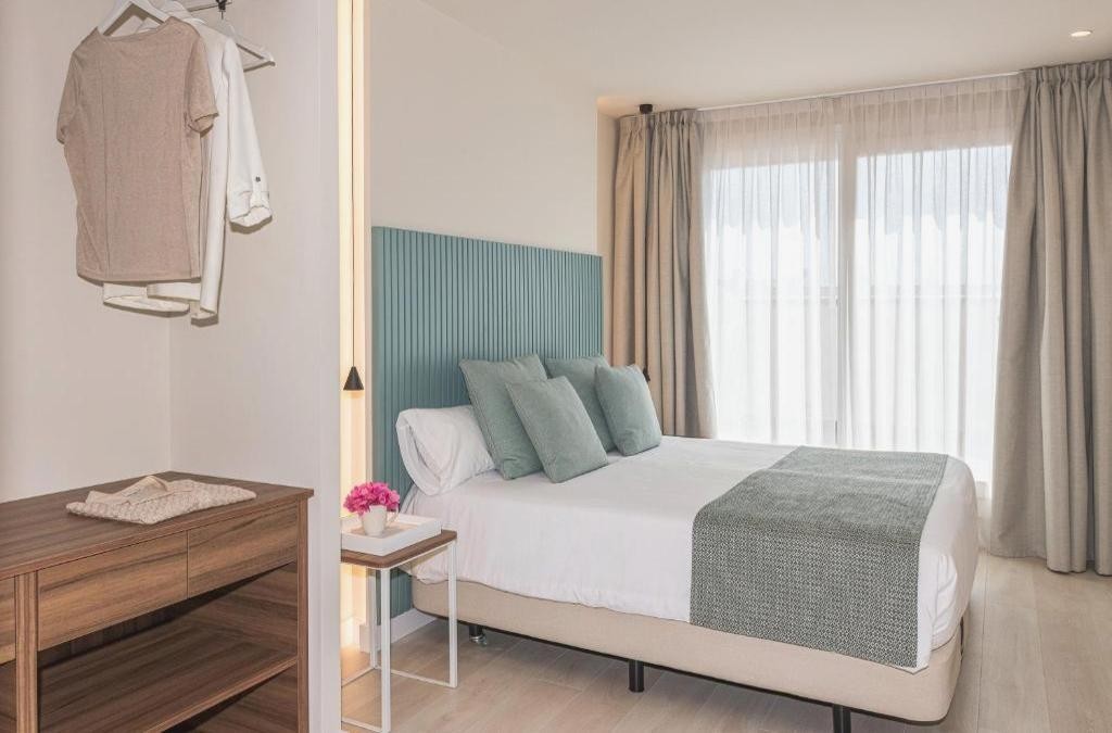 Hotel Eurosalou & Spa 4* + Tickets to Aquopolis