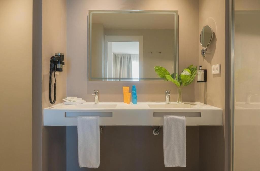 Hotel Eurosalou & Spa 4* + Tickets to Aquopolis - Hotel Eurosalou & Spa