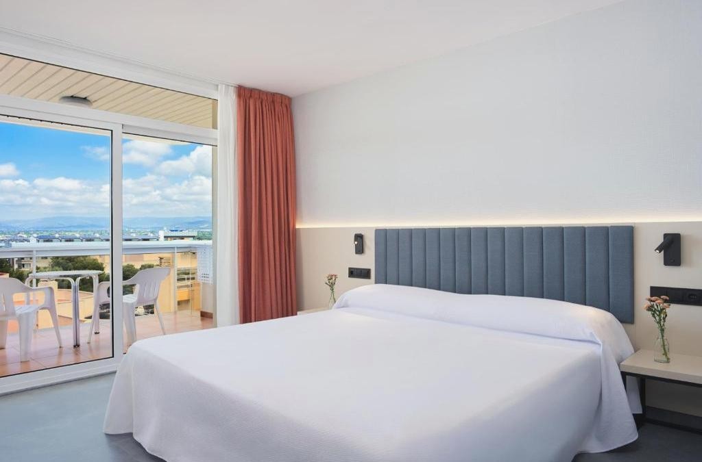 Salou: PortAventura e Ferrari Land - Hotel y Aparthotel Ponient Marinada