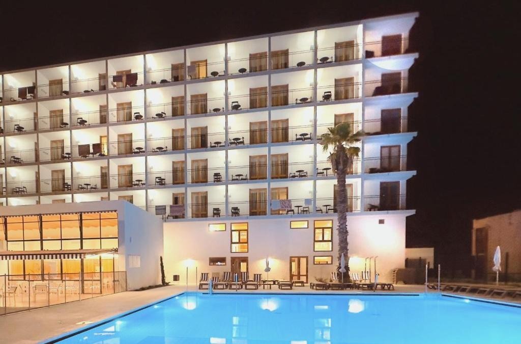 Salou for adults, right by Cala Font - SunClub CalaVinya
