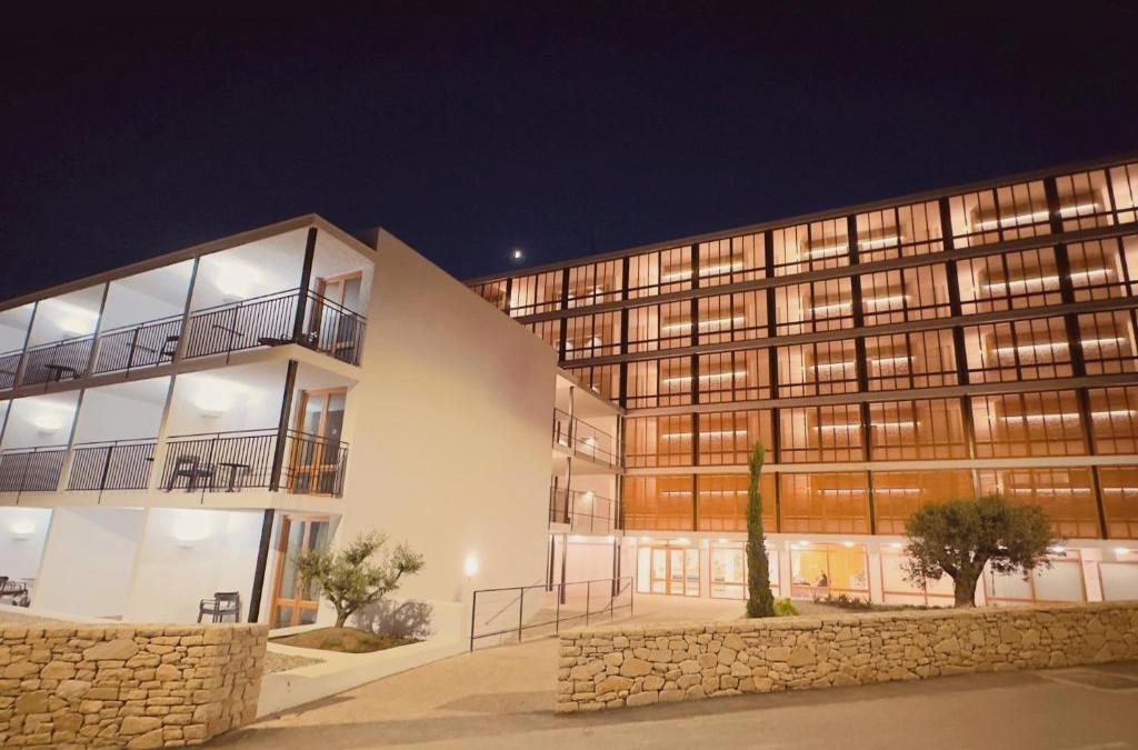 Salou for adults, right by Cala Font - SunClub CalaVinya