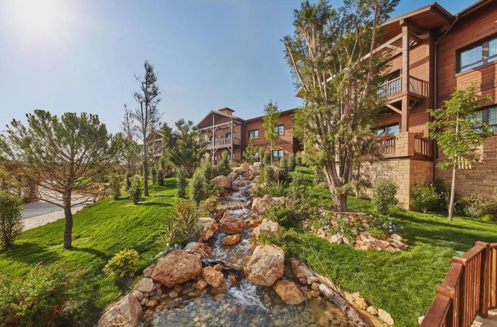 Fernwestlicher Spaß in Salou: Luxusaufenthalt im Colorado Creek, PortAventura
