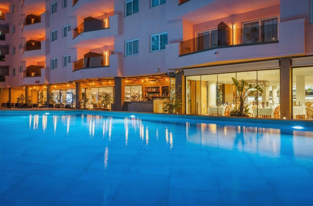 Adults only break in Santa Susanna, close to Barcelona - AQUA Hotel The Breeze & Spa (Adults Only)