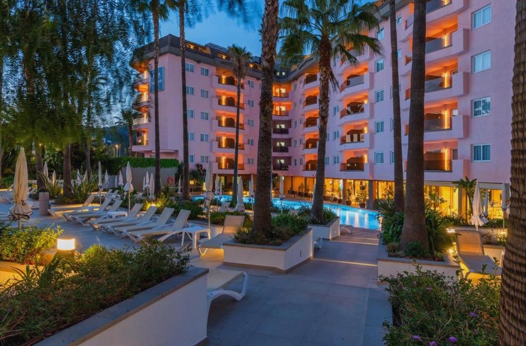 Adults only break in Santa Susanna, close to Barcelona - AQUA Hotel The Breeze & Spa (Adults Only)