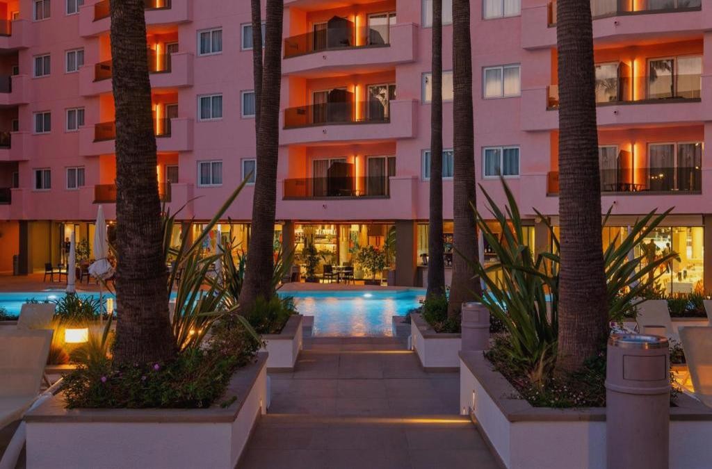 Adults only break in Santa Susanna, close to Barcelona - AQUA Hotel The Breeze & Spa (Adults Only)