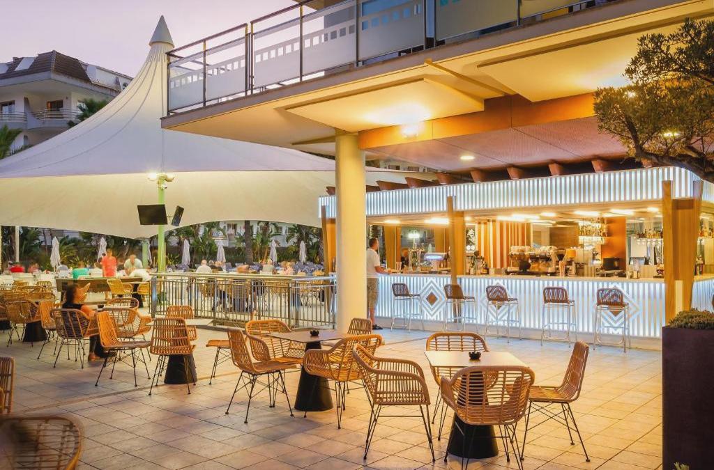 Férias em família perto de Barcelona - Hotel Alegria Caprici Verd