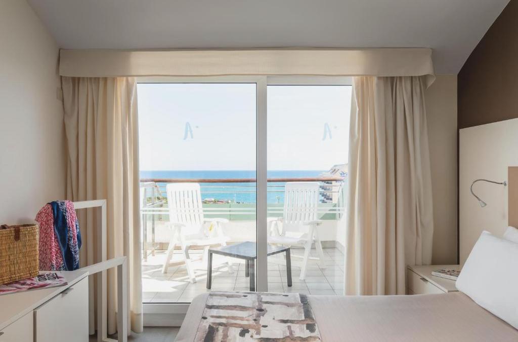 Férias em família perto de Barcelona - Hotel Alegria Caprici Verd