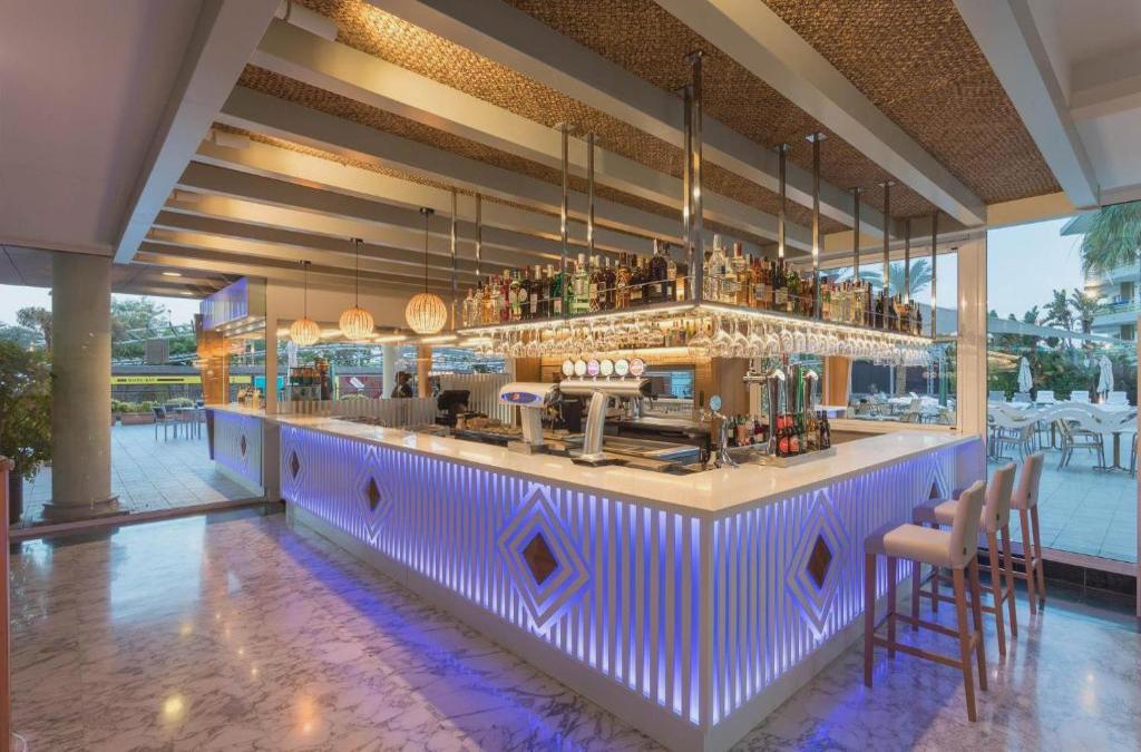 Férias em família perto de Barcelona - Hotel Alegria Caprici Verd