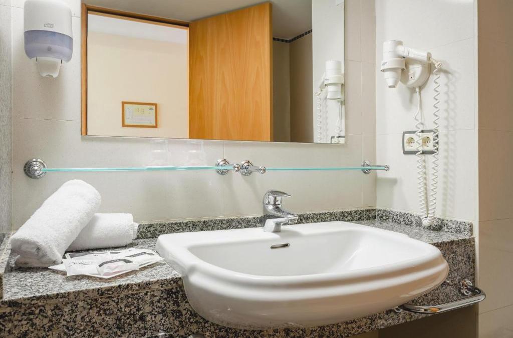 Férias em família perto de Barcelona - Hotel Alegria Caprici Verd