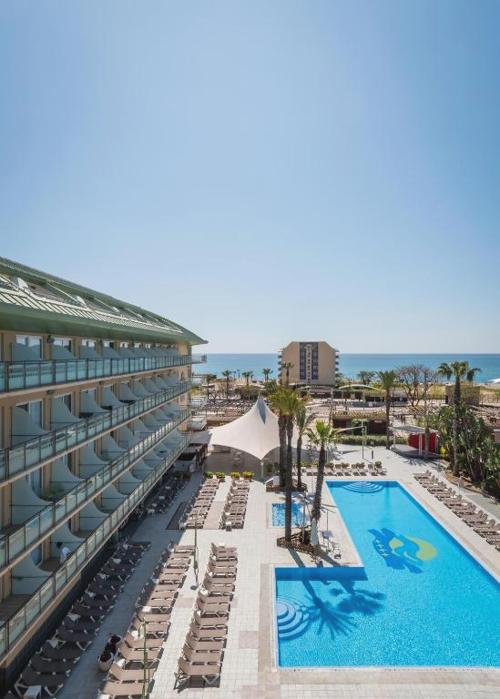 Férias em família perto de Barcelona - Hotel Alegria Caprici Verd
