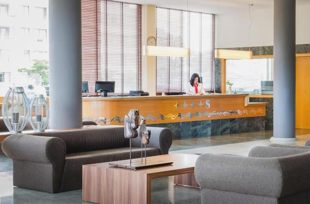 Férias em família perto de Barcelona - Hotel Alegria Caprici Verd