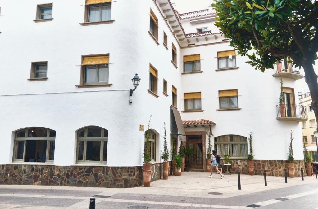 Costa Brava holidays with Breakfast - Hostal Boutique Sa Nansa