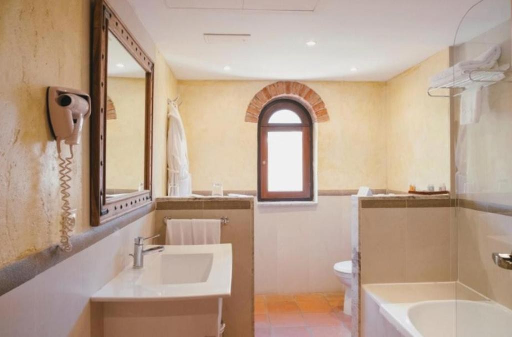 Relaxe e cultura a um passo de Tarragona - La Figuerola Hotel & Restaurant