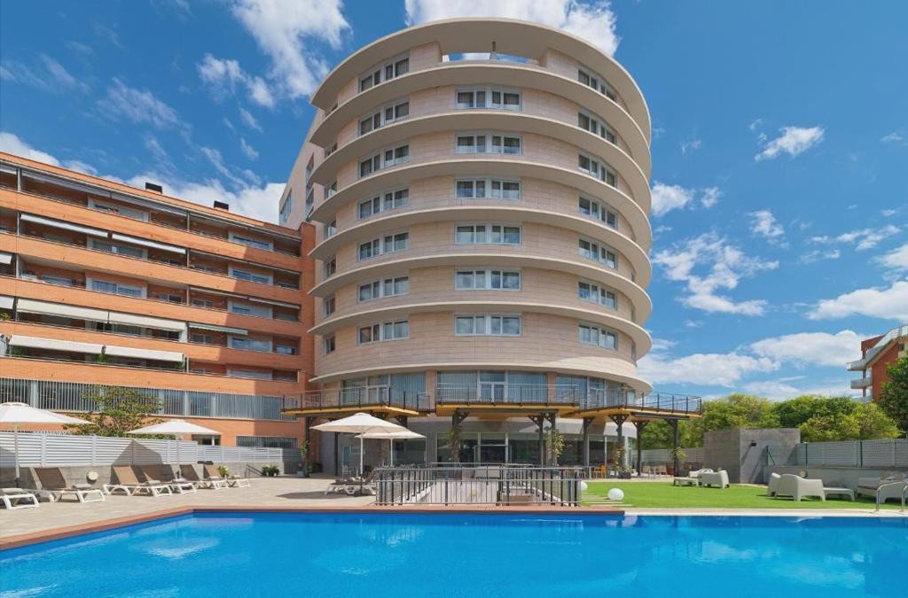 Family Offer in Costa Dorada: Hotel + Tickets to PortAventura Park and Ferrari Land! - Ponient Vila Centric by PortAventura World
