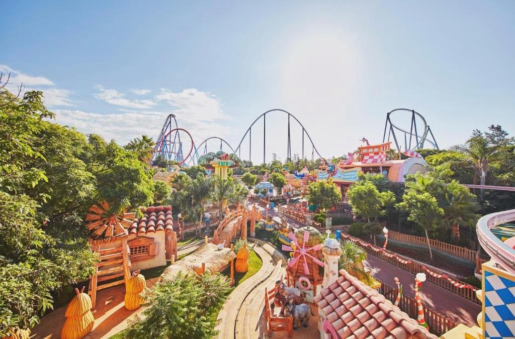 Family Offer in Costa Dorada: Hotel + Tickets to PortAventura Park and Ferrari Land! - Ponient Vila Centric by PortAventura World