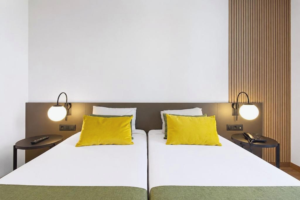 Madrid City Break + Tickets to Warner Theme Park!