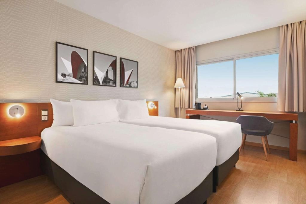 Ramada by Wyndham Valencia Almussafes