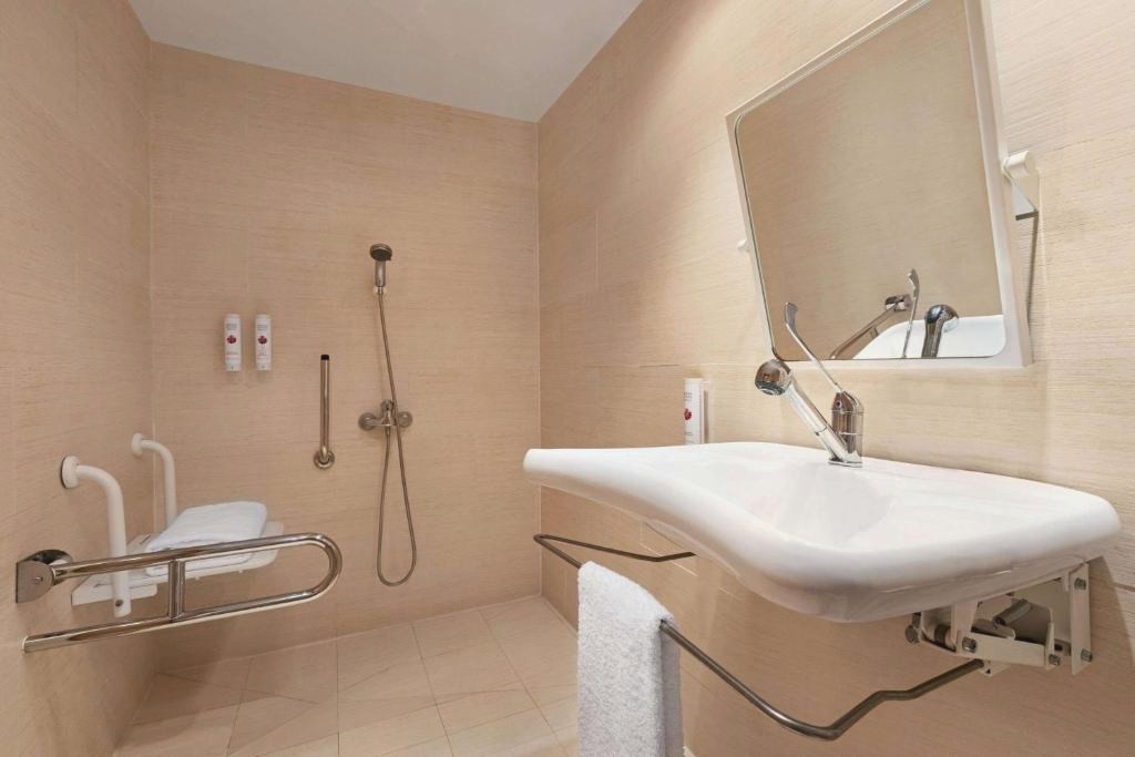 Ramada by Wyndham Valencia Almussafes