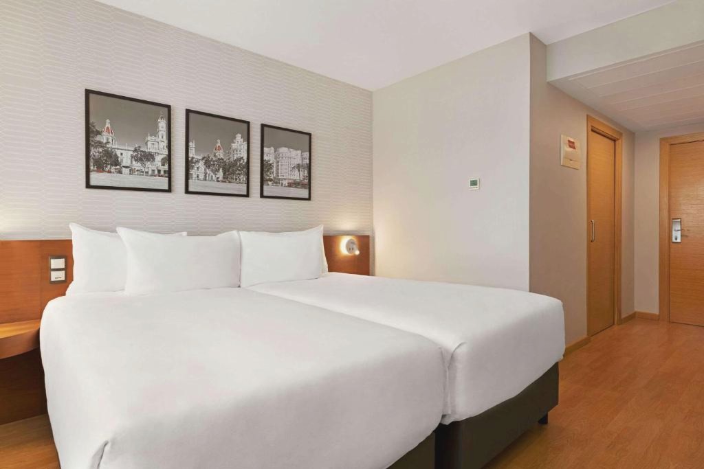 Ramada by Wyndham Valencia Almussafes