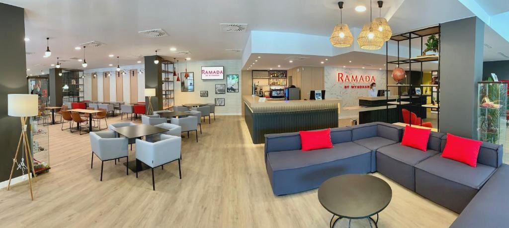 Ramada by Wyndham Valencia Almussafes