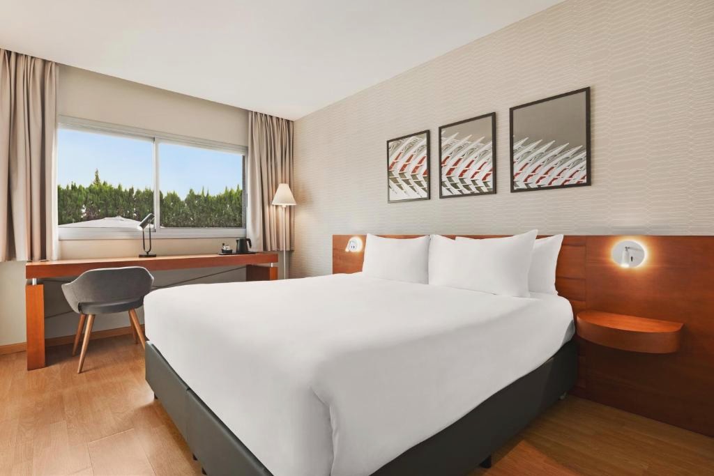 Ramada by Wyndham Valencia Almussafes