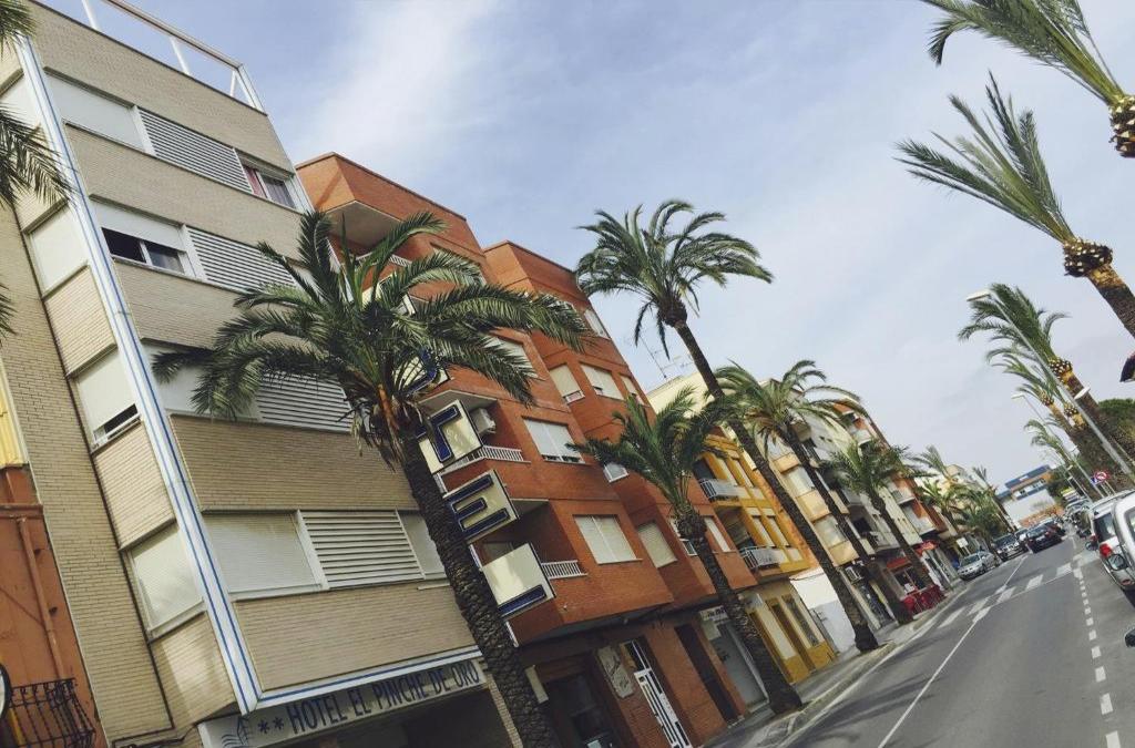 Benicarló: direkt an der Strandpromenade - El Pinche de Oro