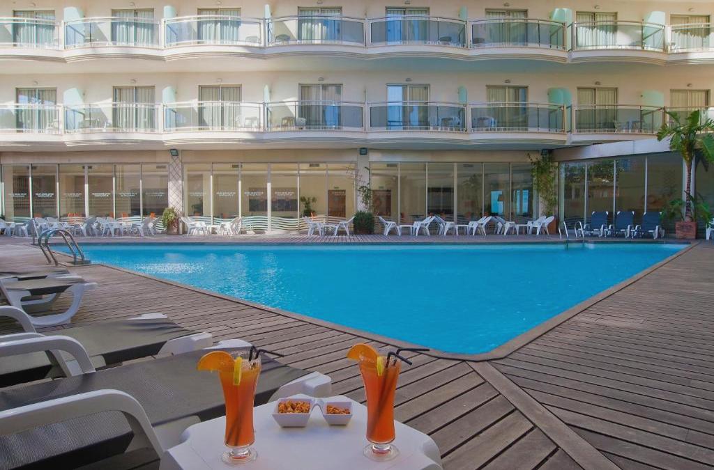 Sea views and sunshine in Calpe, Costa Blanca - Hotel Bahía Calpe by Pierre & Vacances
