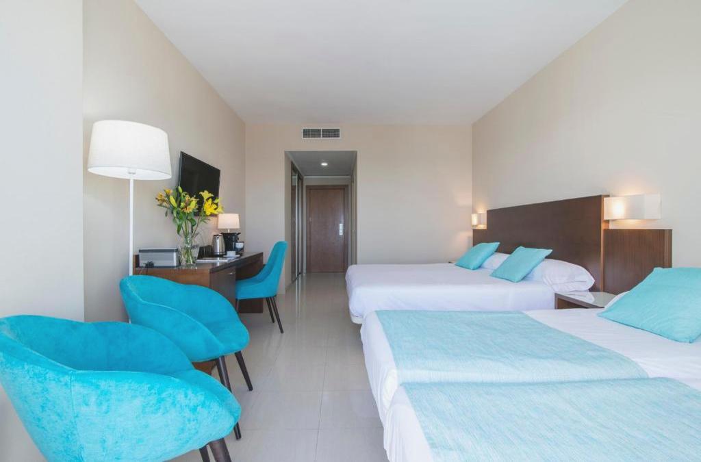 Sea views and sunshine in Calpe, Costa Blanca - Hotel Bahía Calpe by Pierre & Vacances